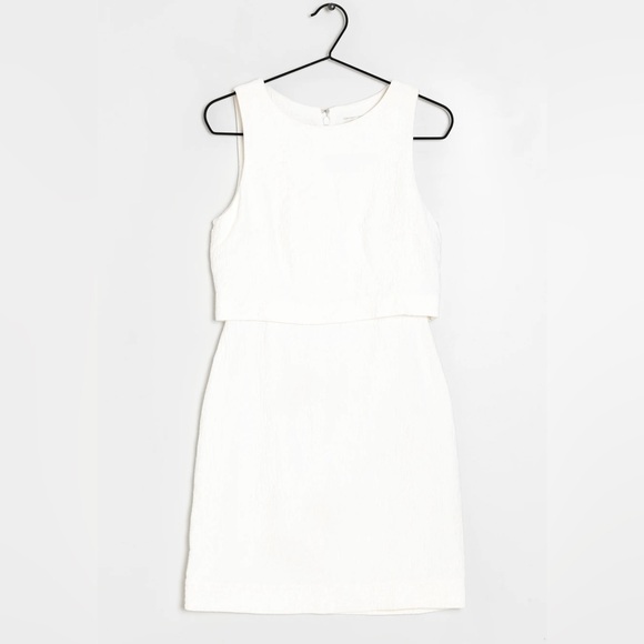 Reiss Dresses & Skirts - REISS Size 10 Ivory Sleeveless Mini Dress w/ Overlay & Back Zipper Round Neck